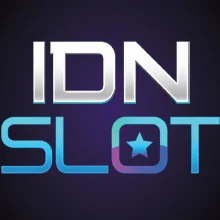 โลโก้ IDN Slot ตัวอักษรขาวฟ้าบนพื้นกรมท่า